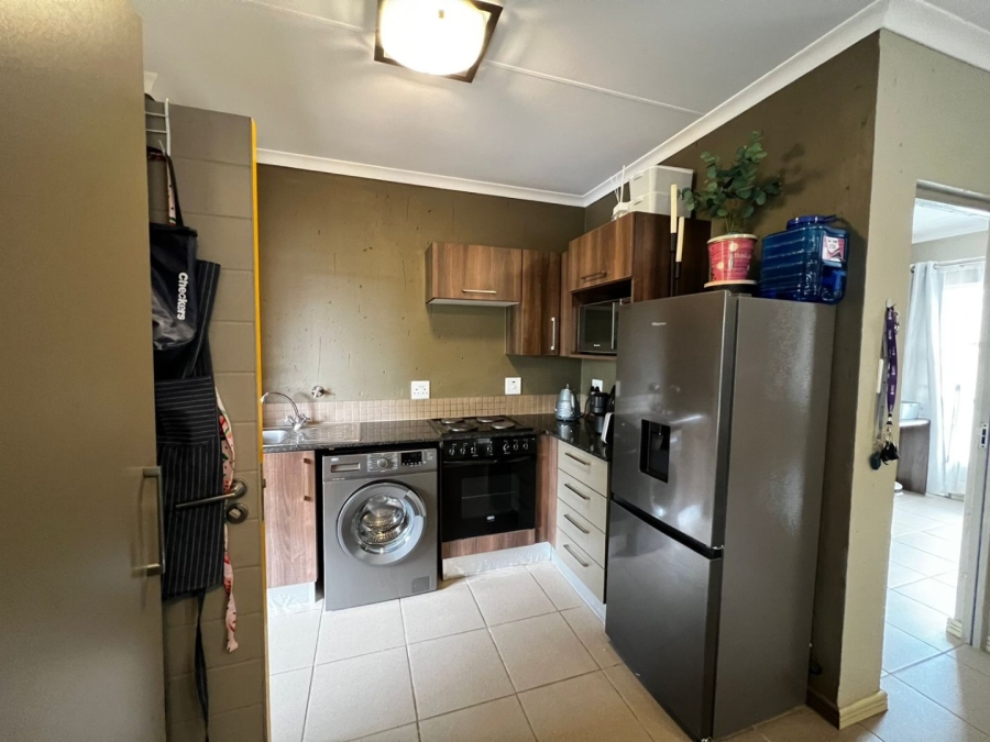 2 Bedroom Property for Sale in Van Der Hoff Park North West